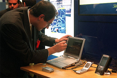 Las empresas facilitan móviles como instrumento de trabajo.