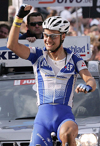 Tom Boonen festeja su triunfo.