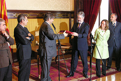 El Congreso cede al Parlament los estatutos originales