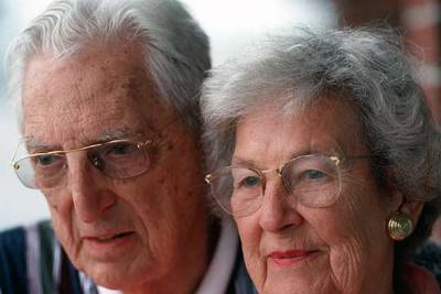 Georgeanna Jones, con su marido, Howard, en 1998.