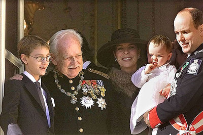 Raniero de Mónaco, con sus hijos Alberto y Carolina.