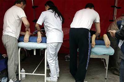 MERECIDO MASAJE PARA LOS MARATONIANOS.