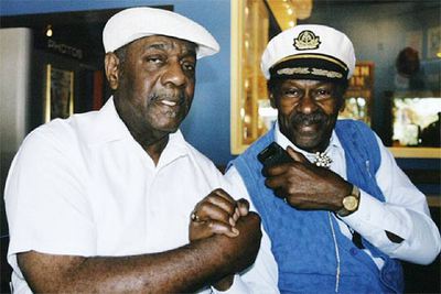 Johnnie Johnson, a la izquierda, con Chuck Berry.