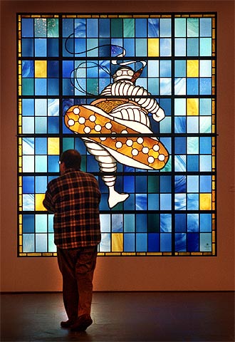  Le coup de la semelle , vidriera de Marius Rosillon.