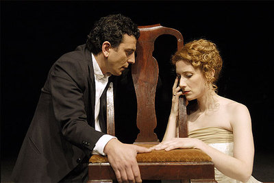 Marcial Álvarez y Clara Sanchís, en un ensayo de 'El castigo sin venganza'.