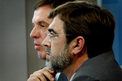 Francesc Antich, en primer plano, y Joan Ignasi Pla, ayer en Valencia.