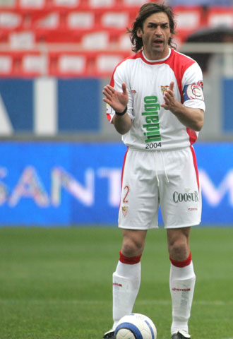 Javi Navarro, en un partido con el Sevilla.