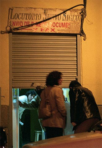 La detención de Jamal Zougam, uno de los supuestos autores del 11-M, en un locutorio de Lavapiés el 16 de marzo de 2004.