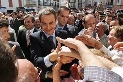 José Luis Rodríguez Zapatero viajó ayer a Álora para celebrar con el jefe del Gobierno andaluz, Manuel Chaves, la segunda jornada del Día de la Provincia de Málaga.