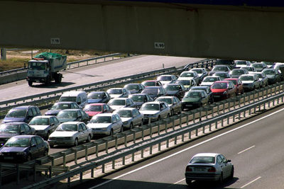 El puente de mayo provoca las mayores retenciones del año en Madrid
