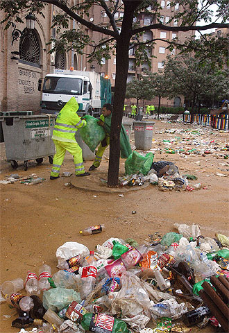El 'botellón' de la Fiesta de la Cruz