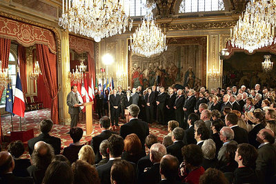 El presidente francés, Jacques Chirac, durante su intervención en la inauguración de los Encuentros Europeos de la Cultura, en el palacio del Elíseo, en París.