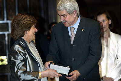 Medalla de oro de la Generalitat a Joan Reventós