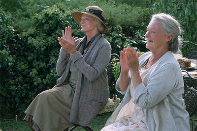 Maggie Smith, a la izquierda, y Judi Dench, en una imagen de  La última primavera .