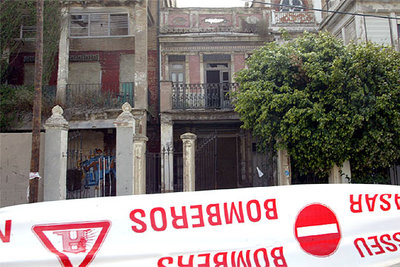 Un incendio destruye una casa en la Malva-rosa