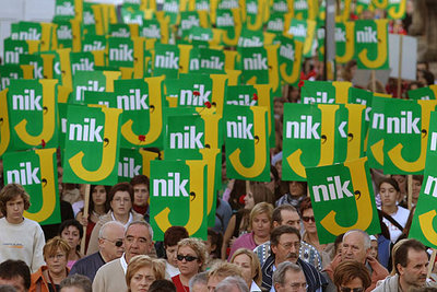 Manifestación en recuerdo de Jokin C. L. en Hondarribia en 2004.