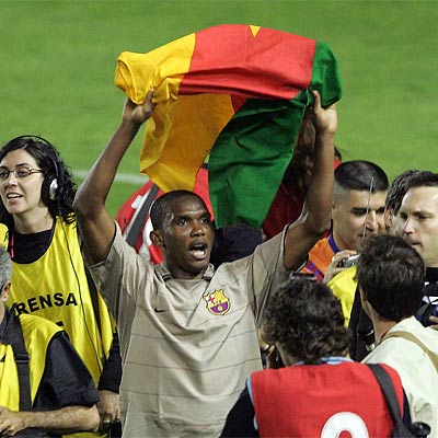 Eto'o celebra el título de liga