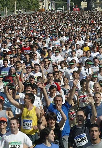 55.000 valencianos desafían al calor en la Volta a Peu