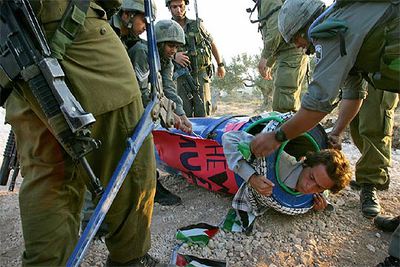 PROTESTA CONTRA EL MURO.