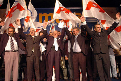 El presidente de la Xunta, Manuel Fraga, en un acto del PP el domingo en Montevideo.