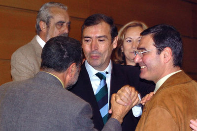 OVACIÓN EN LA CÁMARA AL REGRESO DE SU EX PRESIDENTE.