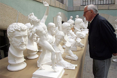 LA VENUS DE MILO, AL ALCANCE DE LA MANO.