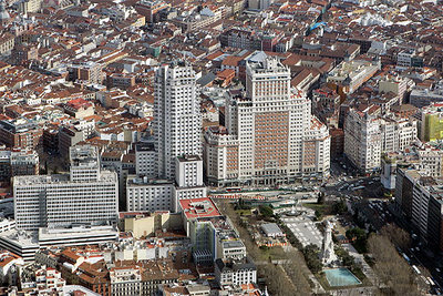 Vista aérea de los edificios España y Torre de Madrid.