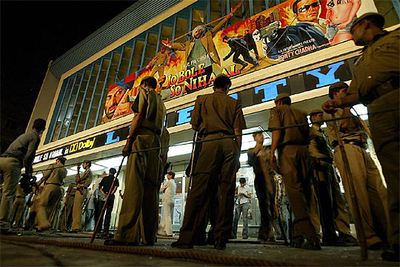 Atentados con bombas en dos cines de Nueva Delhi