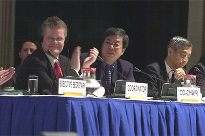 Joke Waller Hunter (izquierda), secretaria ejecutiva de la Convención de la ONU de Cambio Climático, durante la reunión de Bonn la semana pasada.