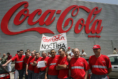 Encierro en Coca-Cola por la mejora de categorías laborales