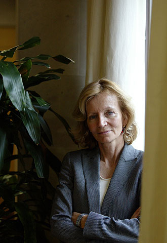 Elena Salgado, ministra de Sanidad.