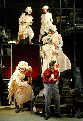 Ensayo de  Las mil y una noches,  de Comediants.