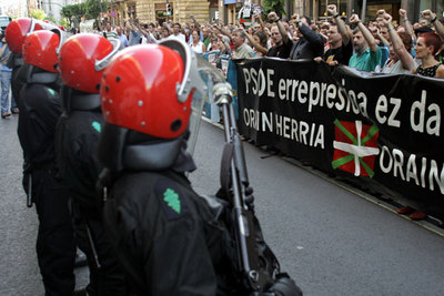 MANIFESTACIÓN FRENTE A LA SEDE DEL PSE.