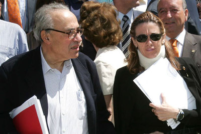 Gregorio Peces-Barba y Pilar Manjón, presidenta de la Asociación 11-M Víctimas del Terrorismo.