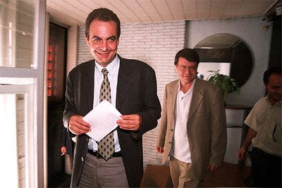 José Luis Rodríguez Zapatero y Jordi Sevilla, en la sede del Partido Socialista del País Valenciano.