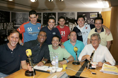 El equipo de  Carrusel deportivo,  ayer en los estudios de la SER.
