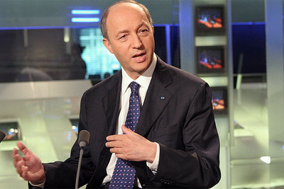 Laurent Fabius, líder socialista del  no,  durante su comparecencia de ayer en la televisión francesa.