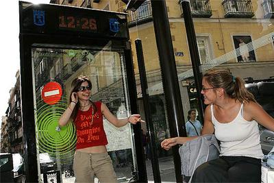 Música en la parada del autobús