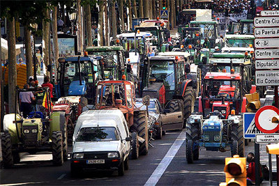 Manifestación de agricultores en Lleida en agosto de 2004.