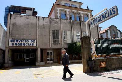 Entrada del Hospital Provincial de Pontevedra, donde sólo se atienden las urgencias ginecológicas y pediátricas.