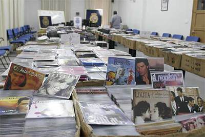 16 detenidos con 100.000 discos piratas en Almería