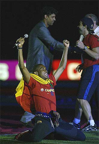 Eto'o, durante la celebración del título del Barça