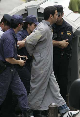 Uno de los detenidos en Santa Coloma de Gramenet, Barcelona.
