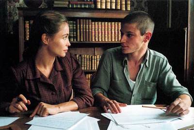 Emmanuelle Béart y Gaspard Ulliel, en  Strayed. 