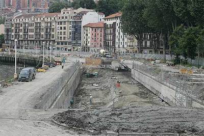 EL APARCAMIENTO DEL ARENAL BILBAÍNO, AÚN EN OBRAS