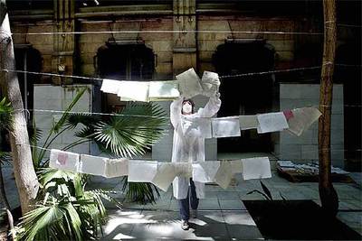 Legajos al sol en el Palacio de Justicia