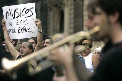 Marcha fúnebre por la música en vivo