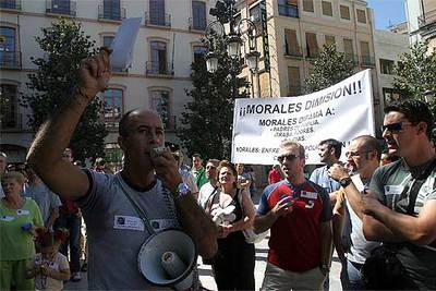 Protesta policial en Granada contra un edil de IU