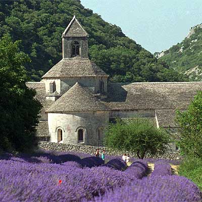 La abadía de Senanque, en la Provenza francesa.