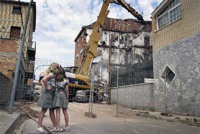 Derribo con protesta vecinal en Sallent